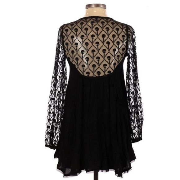 URBAN OUTFITTERS (ECOTE) LONG SLEEVE, SHEER LACE, SHORT DRESS, TIE LACE UP NECK - Picture 7 of 9